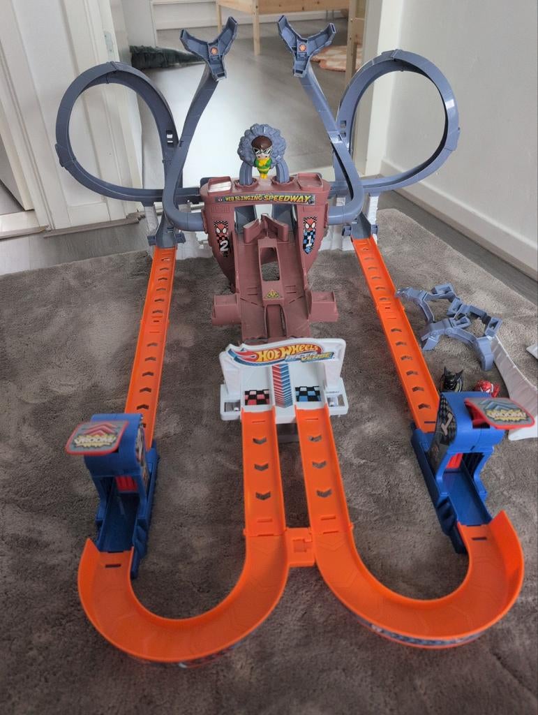 Hot wheels racebaan met spiderman & batman, Ophalen of Verzenden, Zo goed als nieuw, Handmatig, Hot Wheels