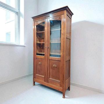 Antieke kast boekenkast vitrinekast art deco boekenkast  beschikbaar voor biedingen
