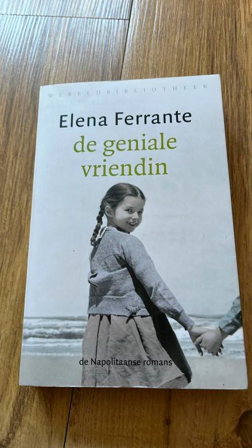 Elena Ferrante - De geniale vriendin, Boeken, Literatuur, Zo goed als nieuw, Nederland, Ophalen of Verzenden