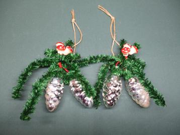 Vintage oude kerstbal kerstversiering dennenappels glas beschikbaar voor biedingen