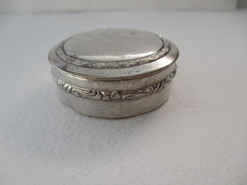 Oud verzilverd doosje 4.8 cm. ø, Antiek en Kunst, Antiek | Goud en Zilver, Verzenden