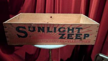 Vintage houten kistje Sunlight Zeep beschikbaar voor biedingen