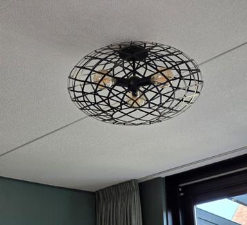 Plafondlamp  beschikbaar voor biedingen
