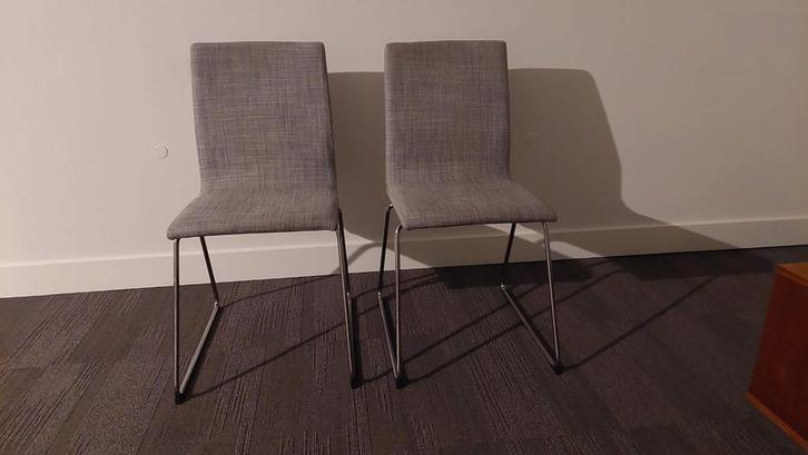 2 Ikea Volfgang eetkamerstoel (stapelbaar), Huis en Inrichting, Stoelen, Zo goed als nieuw, Twee, Stof, Wit, Ophalen