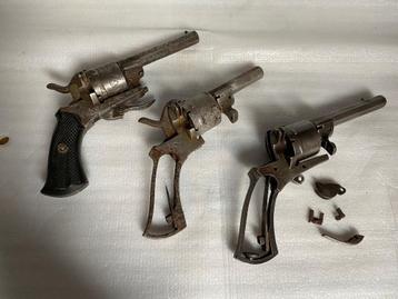 Set 1 van 3 Penvuur Revolvers 7 mm voor Restauratie beschikbaar voor biedingen