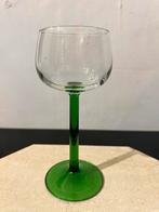 Vintage Luminarc France wijnglazen met groene voet, Verzamelen, Glas en Borrelglaasjes, Ophalen of Verzenden, Zo goed als nieuw