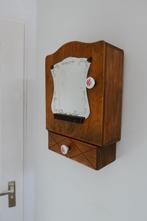 Lief vintage wandkastje hout spiegel porseleinen knopjes, Zo goed als nieuw, Verzenden