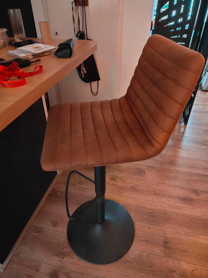 3 Retro Barkrukken - Stijlvol & Comfortabel, Huis en Inrichting, Barkrukken, Gebruikt, 60 tot 90 cm, Kunststof, Metaal, 2 krukken