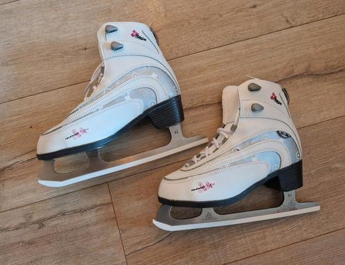 Nijdam softboot kunstschaats I Maat 37, Sport en Fitness, Schaatsen, Zo goed als nieuw, Kunstschaatsen, Nijdam, Ophalen of Verzenden