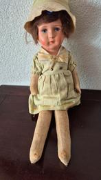 Leuk oud stof-stro popje 43 cm, Verzamelen, Poppen, Ophalen of Verzenden, Zo goed als nieuw, Pop