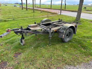 aanhanger / trailer / kar / aanhangwagen / landbouw wagen beschikbaar voor biedingen