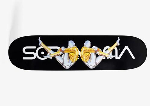Medicom Hajime Sorayama Sexy Robot 02 Black Skateboard Deck, Antiek en Kunst, Kunst | Designobjecten, Ophalen of Verzenden
