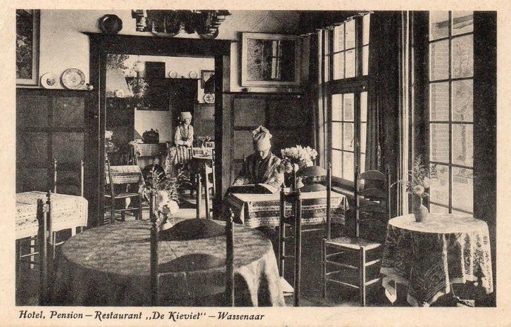 Wassenaar - Interieur Pension restaurant De Kievit - 1925, Verzamelen, Ansichtkaarten | Nederland, Gelopen, Zuid-Holland, 1920 tot 1940