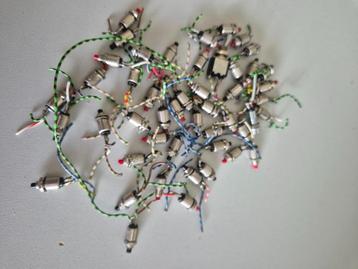 Kleine drukknopjes rood en zwart beschikbaar voor biedingen