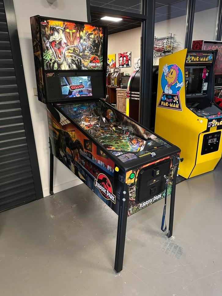 Prachtige flipperkast Stern Jurassic Park Premium Pinball, Verzamelen, Automaten | Flipperkasten, Zo goed als nieuw, Dot-matrix