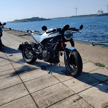 Husqvarna Vitpilen 401 2023 (Svartpilen) (ABS)(Quickshifter) beschikbaar voor biedingen