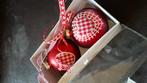 Kerstballen met hartjes, Ophalen of Verzenden, Zo goed als nieuw