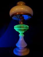 olielamp uraniumglas, Antiek en Kunst, Ophalen of Verzenden