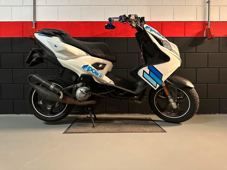 Yamaha aerox naked, Fietsen en Brommers, Scooters | Yamaha, Zo goed als nieuw, Aerox, Tweetakt, Ophalen
