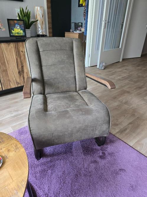 fauteuil in zeer goede staat, Huis en Inrichting, Fauteuils, Zo goed als nieuw, Hout, Metaal, Stof, 50 tot 75 cm, Minder dan 75 cm