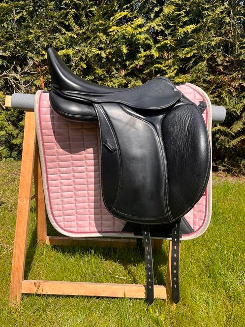 Edix Tudor 18 inch, Dieren en Toebehoren, Paarden en Pony's | Zadels, Zo goed als nieuw, Dressuur, Ophalen of Verzenden