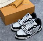 Louis Vuitton sneakers – black/white – size 41, Ophalen of Verzenden, Zo goed als nieuw, Zwart