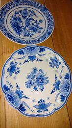 Twee Delfts blauwe wand bordjes Porceleyne fles, Ophalen