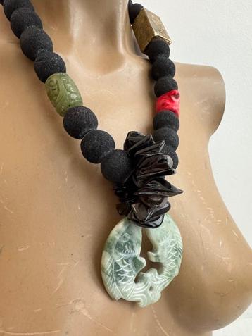 ketting met zwarte maansteen en jade hanger 50 cm beschikbaar voor biedingen