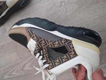 Authentieke Fendi Sneakers Maat 44 - Zo goed als nieuw! beschikbaar voor biedingen