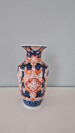 Imari Vaas met Blauw en Oranje Motieven, Ophalen, 50 tot 75 cm, Blauw, Aardewerk of Porselein