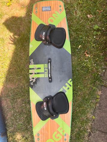 Kiteboard 136x40,5cm SU2 On the edge (Wood) superlight beschikbaar voor biedingen