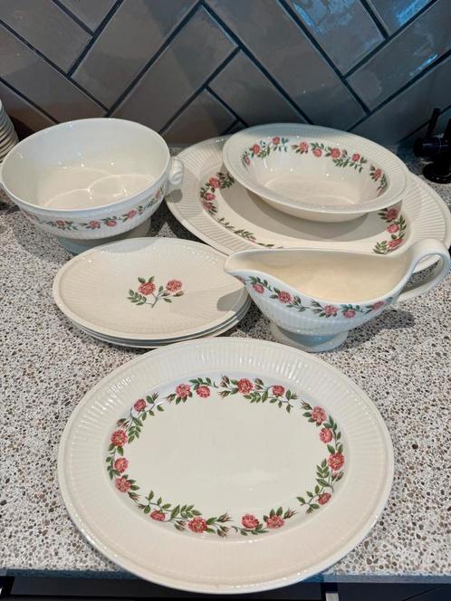 Wedgewood Rosalind Servies,Complete Set of Losse Onderdele, Antiek en Kunst, Antiek | Servies compleet, Ophalen of Verzenden