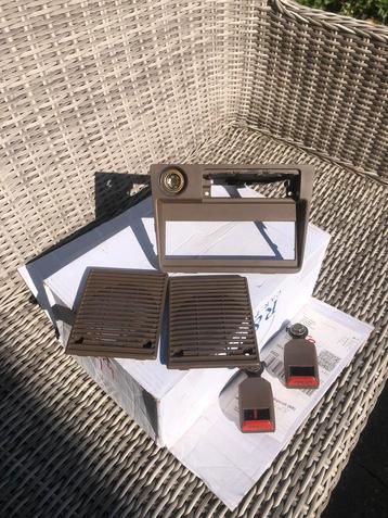 Mazda 323 BF 1985-1987 kleine interieur bruin beschikbaar voor biedingen