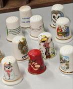 14x vingerhoedjes vinger hoedjes antiek in houten huisje, Verzamelen, Vingerhoedjes, Ophalen of Verzenden, Buitenland, Porselein