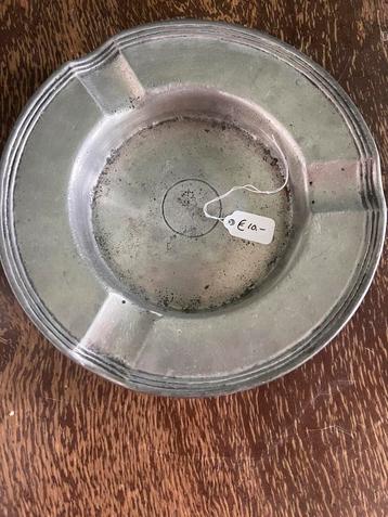 Asbak van edeltin doorsnede 16 cm beschikbaar voor biedingen