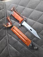 Roemeense 6x4 full bakelite AK bajonet, Verzamelen, Militaria | Algemeen, Ophalen of Verzenden, Landmacht, Nederland, Mes of Dolk