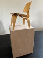 Vitra design museum miniatures collection LCW eames chair, Ophalen of Verzenden