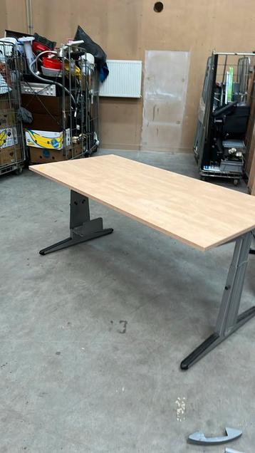 Verstelbaar bureau