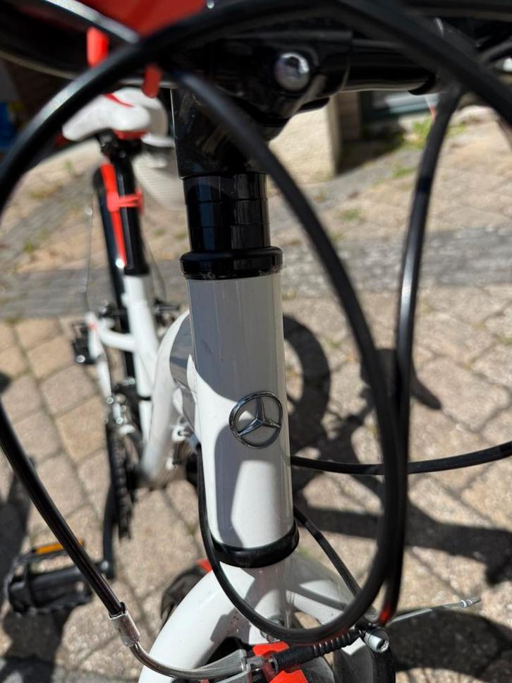 Mercedes AMG 16 inch kinderfiets, exclusief & bijna nieuw!, Fietsen en Brommers, Fietsen | Kinderfietsjes, Zo goed als nieuw, Minder dan 16 inch