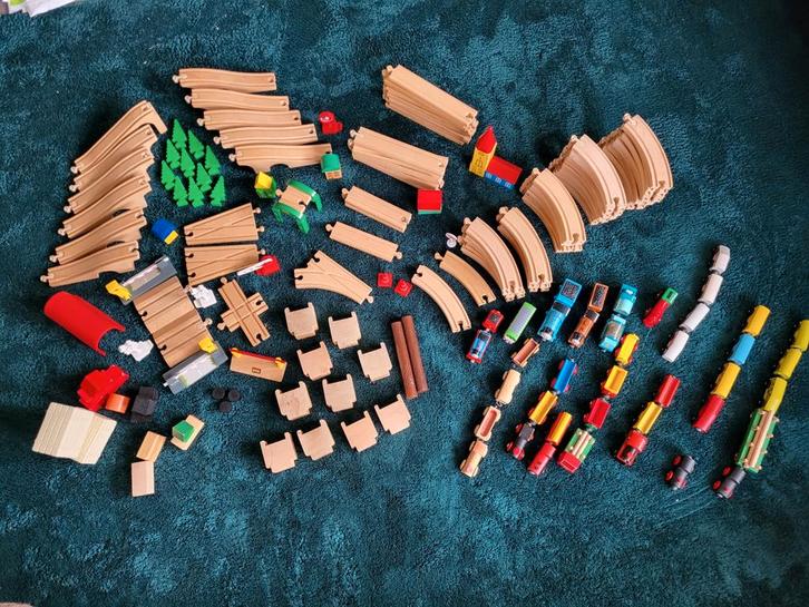 Houten Treinbaan met Veel Accessoires, Kinderen en Baby's, Speelgoed | Overig, Gebruikt, Jongen of Meisje, Ophalen