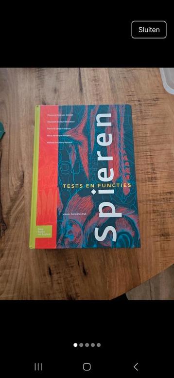 Spieren boek beschikbaar voor biedingen