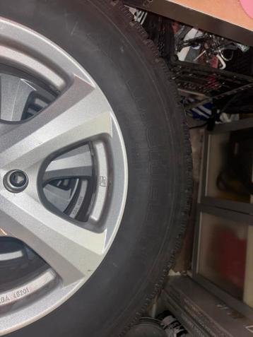 Vier banden met aluminium velgen - 16 inch (Hyundai Tucson) beschikbaar voor biedingen