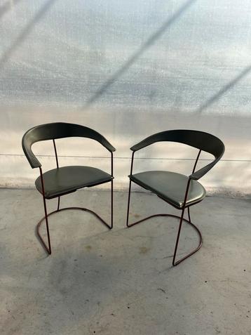 Twee design arrben eetkamerstoelen  beschikbaar voor biedingen