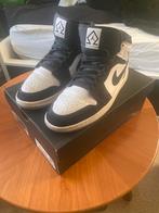 Parelmoer jordans 1s mid, Kleding | Heren, Schoenen, Ophalen, Gedragen