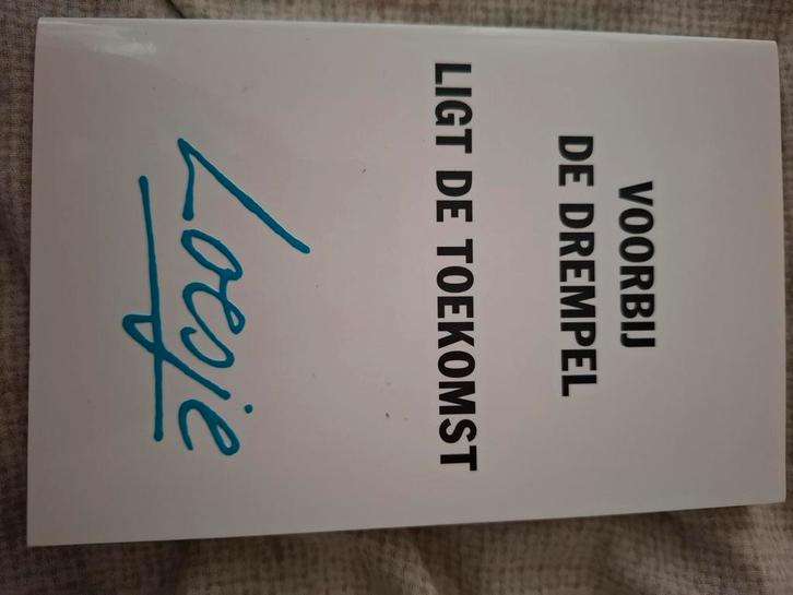 Loesje - Voorbij de drempel ligt de toekomst, Boeken, Politiek en Maatschappij, Zo goed als nieuw, Politiek en Staatkunde, Nederland