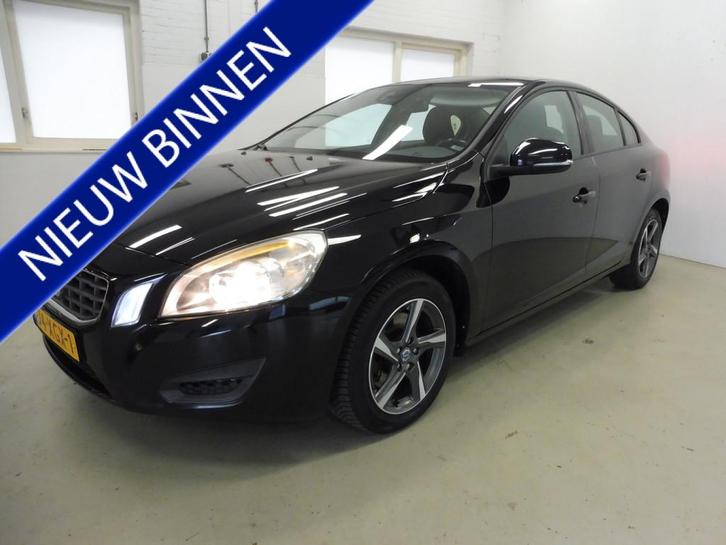 Volvo S60 1.6 T3 Kinetic Trekhaak | Cruise | Navi | LMV | 15, Auto's, Volvo, Bedrijf, Te koop, S60, ABS, Airbags, Airconditioning