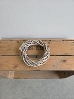 Decoratieve Witte Krans, Huis en Inrichting, Woonaccessoires | Kransen, Ophalen of Verzenden, Nieuw