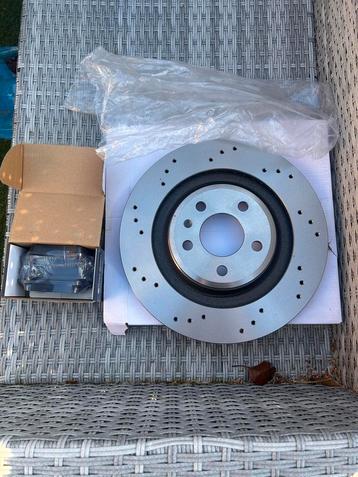 Audi SQ5 gefentileerde achter remschijven + remblokken. beschikbaar voor biedingen