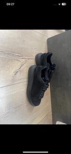 Alexander McQueen Suède Sneakers Maat 36, Kleding | Dames, Schoenen, Ophalen, Gedragen, Zwart