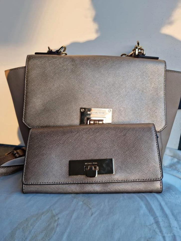 Michael Kors Handtas en Portemonnee Set, Sieraden, Tassen en Uiterlijk, Tassen | Damestassen, Zo goed als nieuw, Handtas, Beige